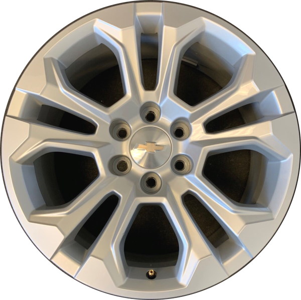 Chevrolet Silverado 1500 2022-2024 powder coat silver 20x9 aluminum wheels or rims. Hollander part number ALY14090B, OEM part number 84726382.