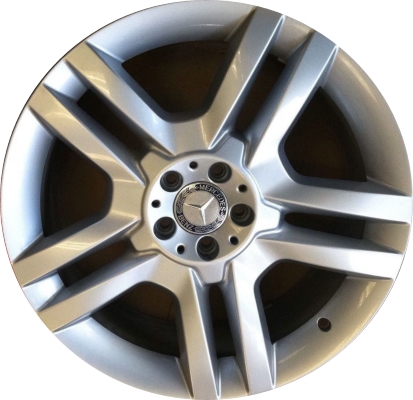Mercedes-Benz ML250 2015, ML350 2012-2015 powder coat silver 20x9 aluminum wheels or rims. Hollander part number 85278/85416, OEM part number 1664010902.