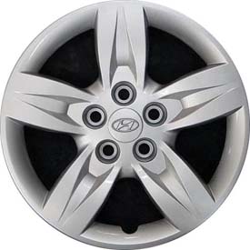 Hyundai Santa Fe 2009, Plastic 5 Spoke, Single Hubcap or Wheel Cover For 16 Inch Steel Wheels. Hollander Part Number H55561.